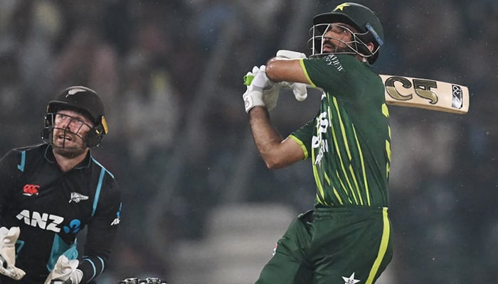 New Zealand take 2-1 lead by defeating Pakistan in fourth T20I