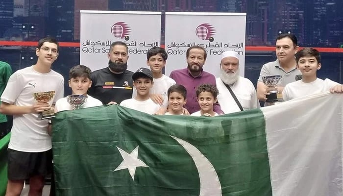 Pakistan juniors bring silver medals home from Qatar squash championship