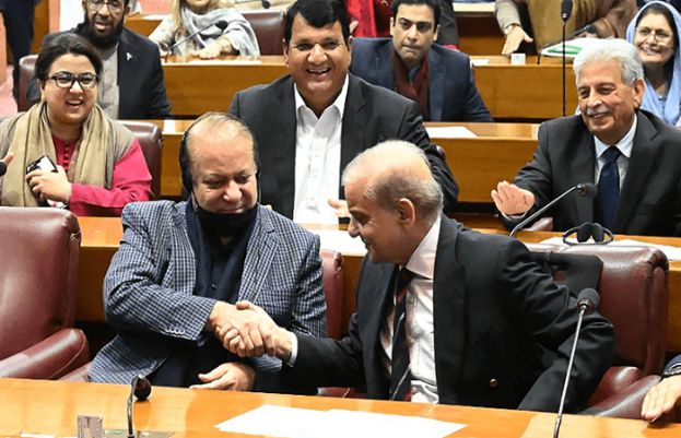 Nawaz Sharif set to ‘retake helm of PML-N’