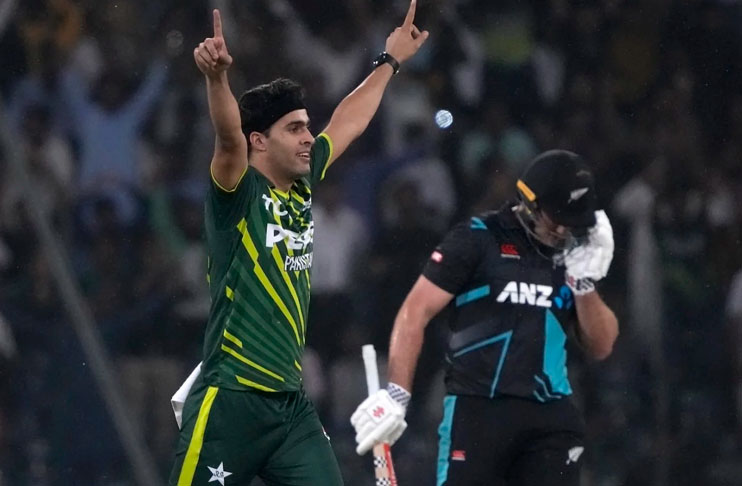 Abbas Afridi shines as Pakistan restrict New Zealand to 178-7