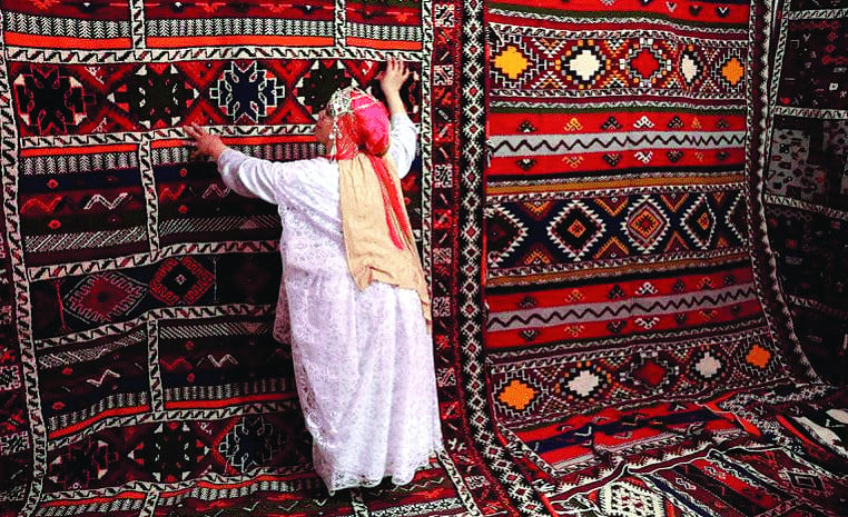 Moroccan women weavers keeping ancient rug craft alive