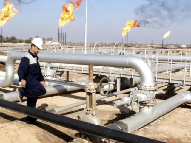 Iraq says to eliminate pollutant gas flaring by end of 2027