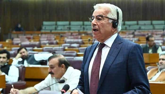 Asif blames judiciary for ‘delay’ in bringing May 9 rioters to justice