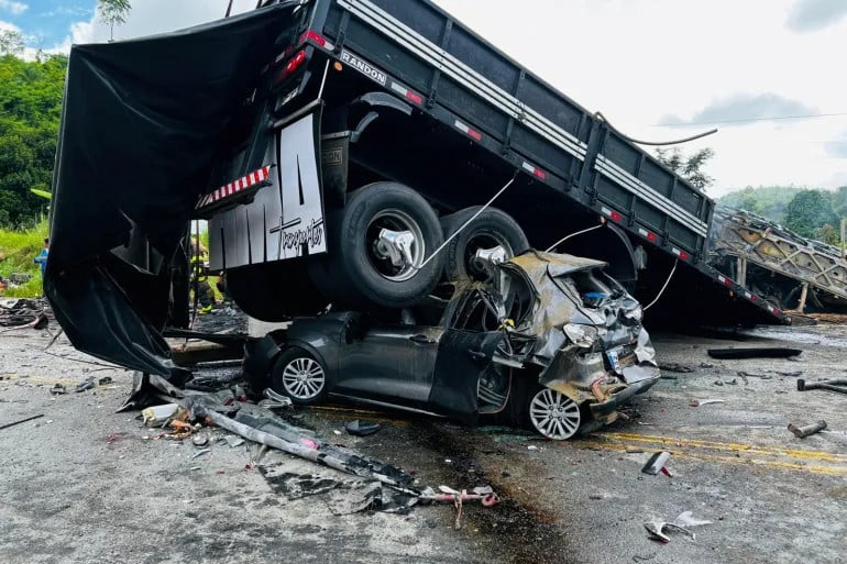 38 die in bus accident in Brazil