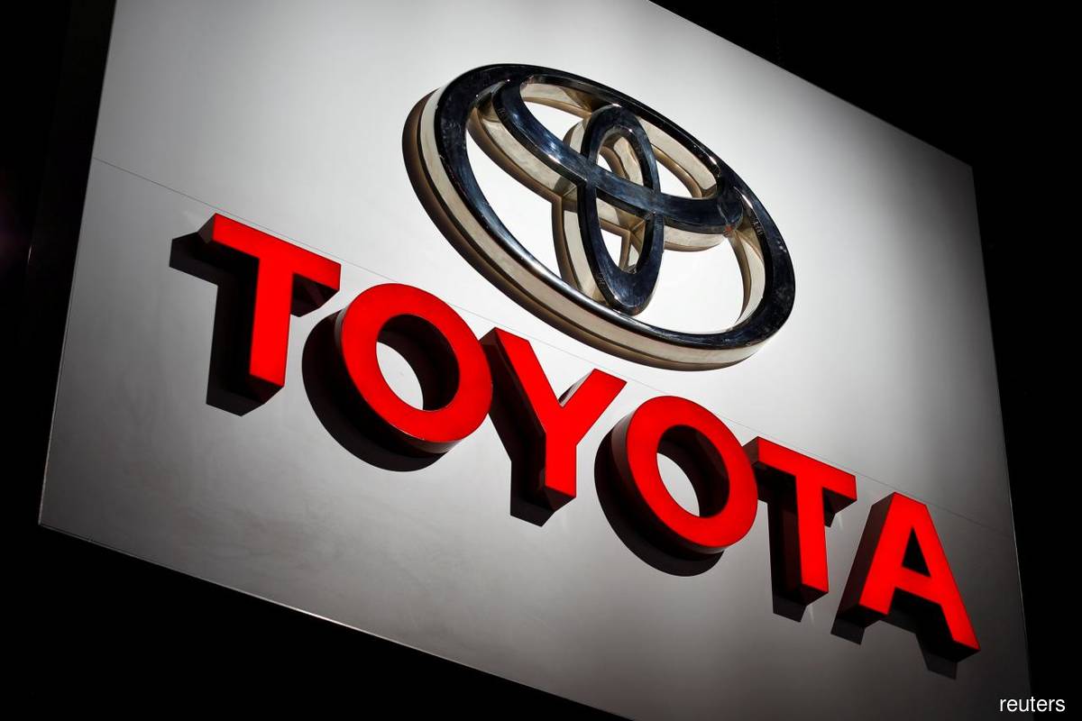 Toyota marks 10th month of continuous global production decrease