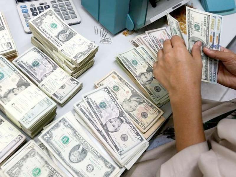 Forex reserves dip by $15m; gold shines