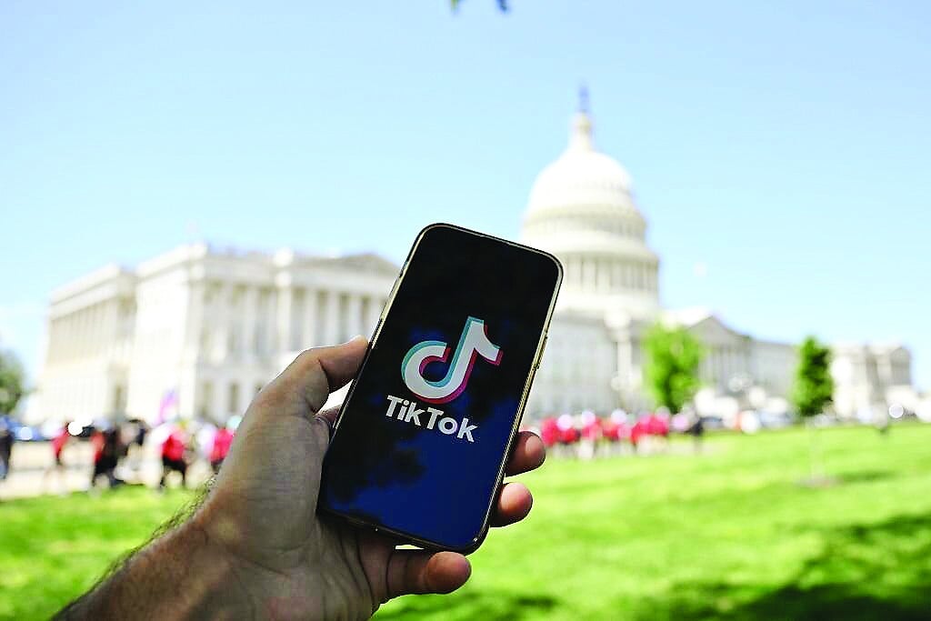 TikTok goes offline in the U.S. ahead of ban enforcement