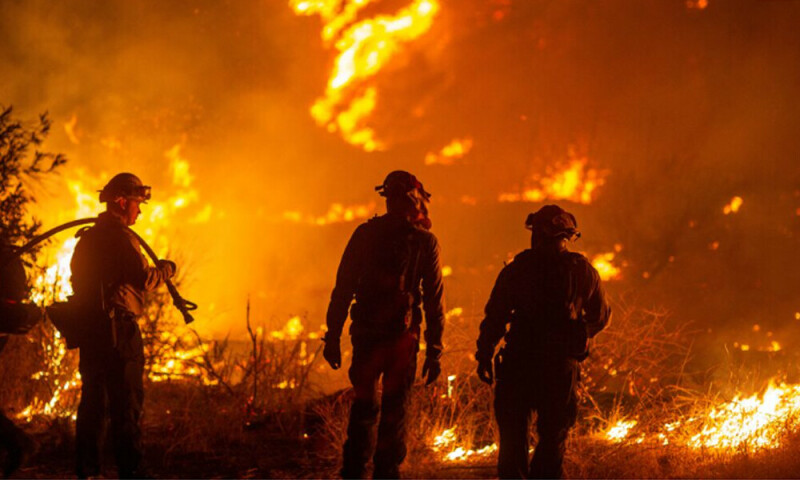 Massive new Los Angeles-area fire balloons as winds pick up – World