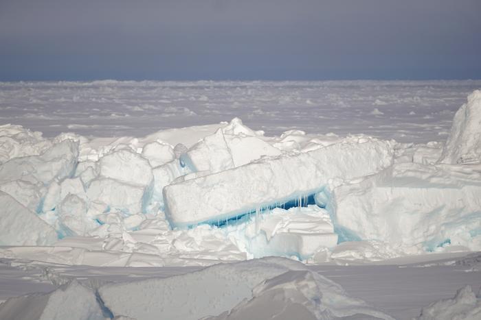 Detailed aerial data marks decrease in Arctic pressure ridges