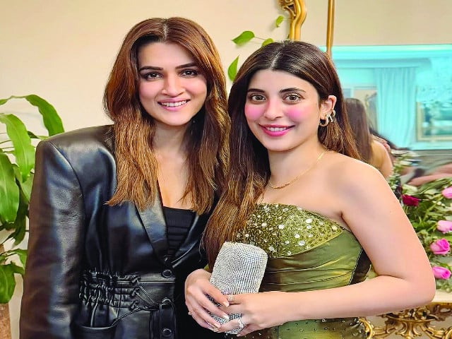 Urwa celebrates new year with Kriti and friends