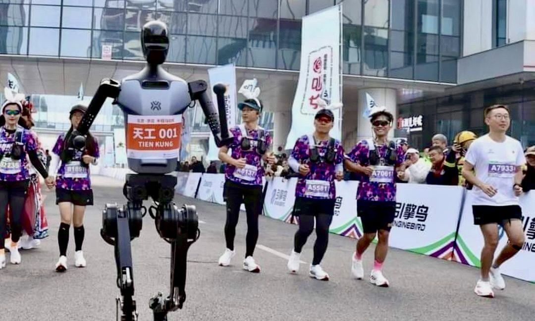 Beijing to Host First Ever Half-Marathon Race Between Humanoid Robots and Humans