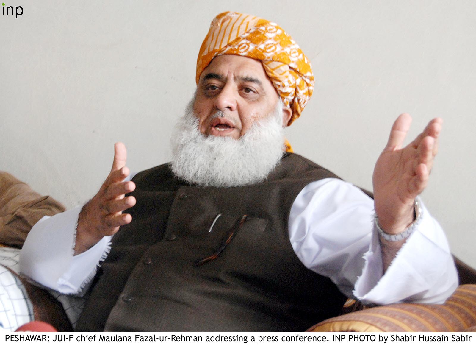 Fazl urges govt to take stand on Gaza