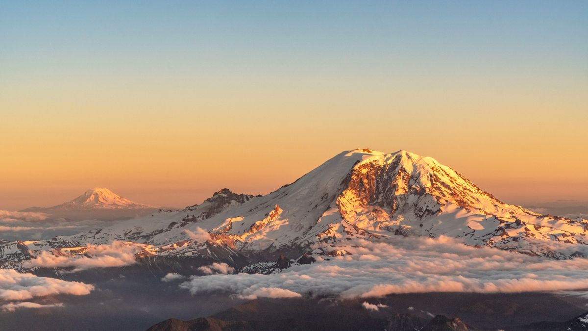 Scientists find giant magma reservoirs hidden beneath dormant volcanoes in the Cascades