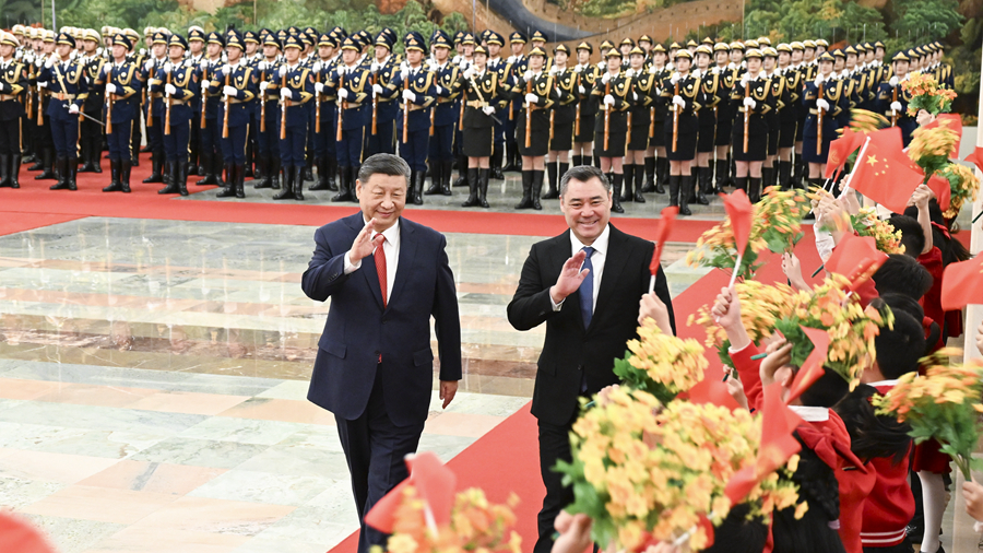 President Xi calls for advancing all-round mutually beneficial cooperation with Kyrgyzstan