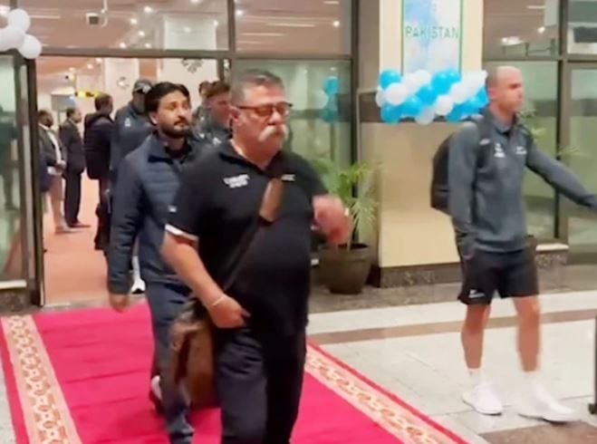 New Zealand cricket team arrives in Lahore for Tri-Series