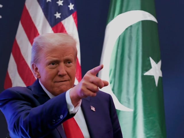 Trump weighs travel ban on 41 Nations, including Pakistan