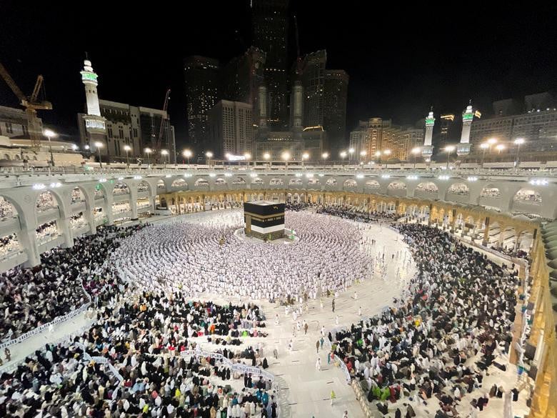 Saudi Arabia deploys 200 smart screens to monitor Umrah pilgrims