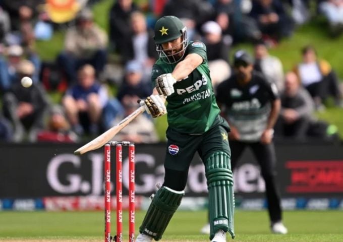 Pakistan set 136 target for New Zealand in second T20