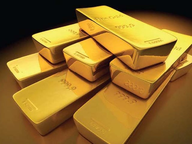 Gold skyrockets to Rs314,000/ tola