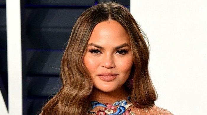 Chrissy Teigen makes ‘vape’ announcement in fresh confession