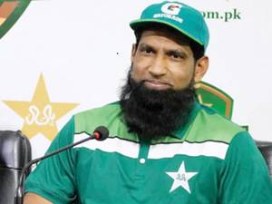 Mohammad Yousuf rejoins Pakistan squad for NZ tour after daughter’s recovery