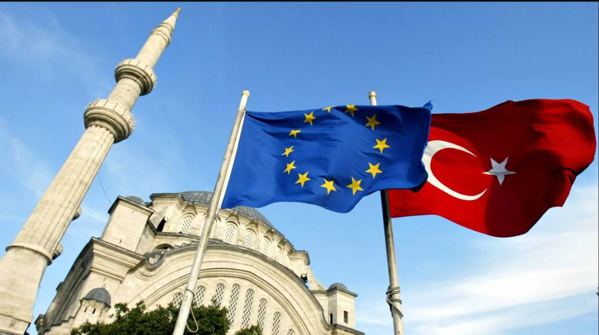 Turkey calls on EU to lift Syria sanctions