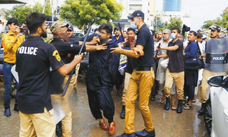 CM house march sparks police crackdown in Karachi