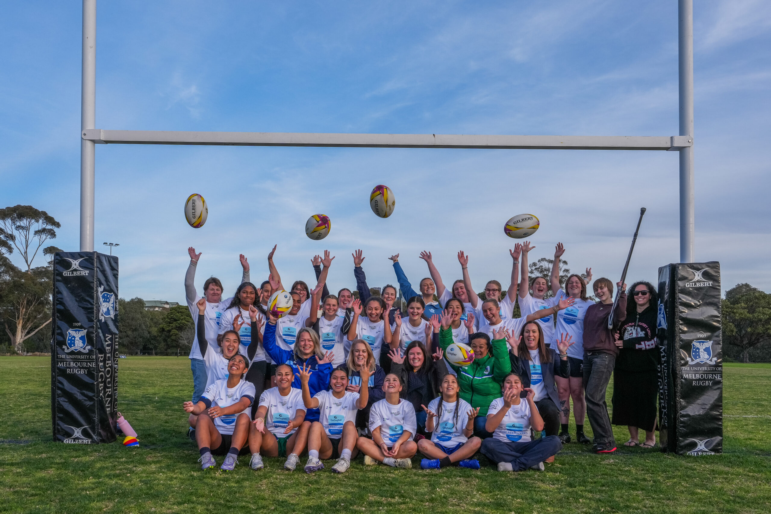 Australia rugby legend Shannon Parry surprises local girls in Melbourne with coaching masterclass ahead of Women’s Rugby World Cup England 2025