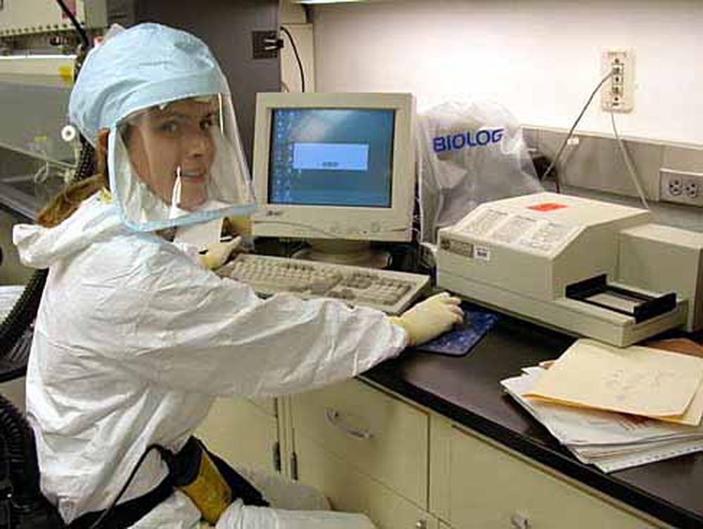 DVIDS – News – AFIP Scientists Perform 10,000 Tests to Help Stem Anthrax Crisis