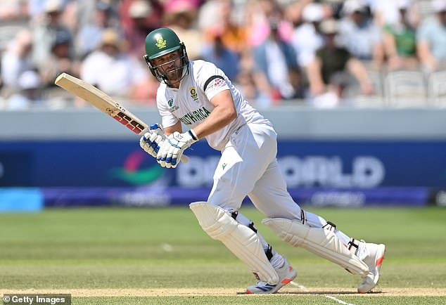 Mulder declared his side's innings 33 runs shy of the all-time most runs in an innings
