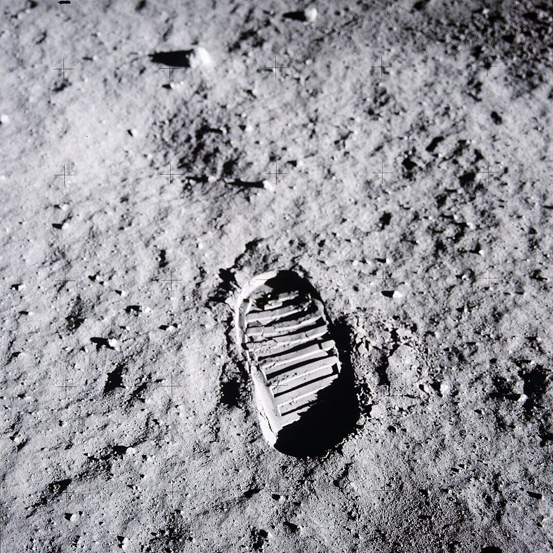 Buzz Aldrin's footprint in the lunar regolith, a fine powdery material that may make a fine material for building future constructions on the Moon (Credit : NASA)