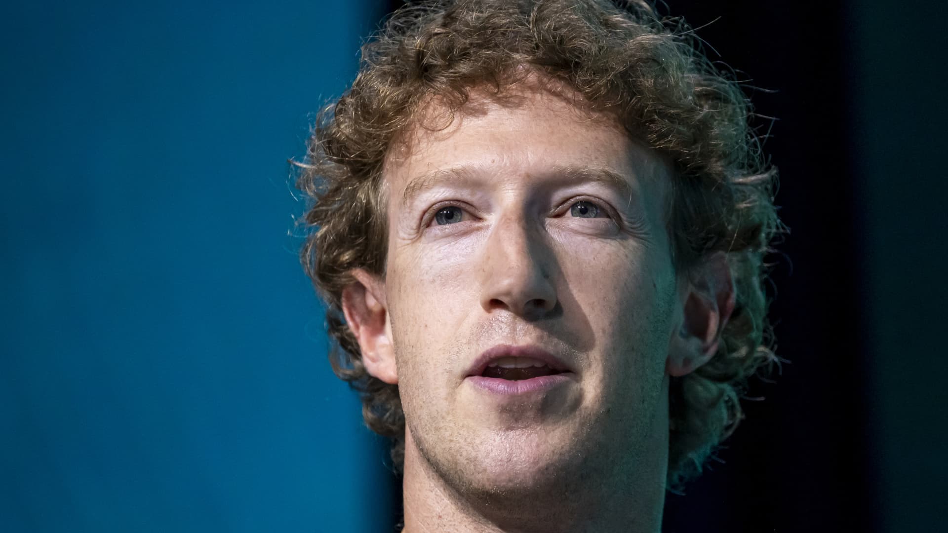 Mark Zuckerberg’s costly AI talent push has not cost Meta stock yet. Here’s why