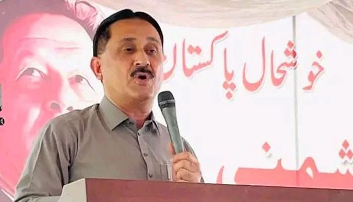 Dasti sets record of having 7 ‘degrees’