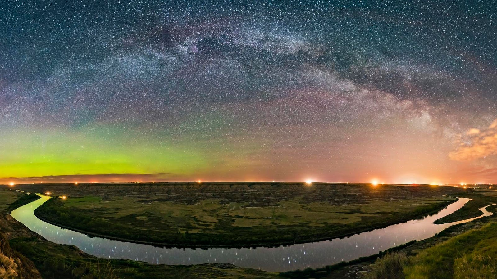 14 States May See Aurora And Milky Way