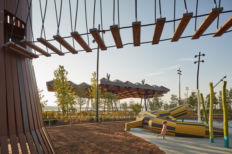 Tom Lee Park / SCAPE + Studio Gang - Image 3 of 17