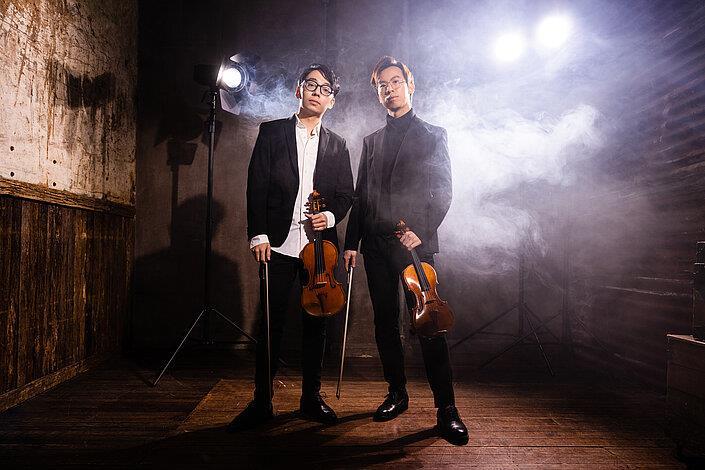 The Strad News – US visa issues force TwoSet Violin to postpone start of world tour