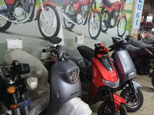 Govt to provide free electric bikes to top students
