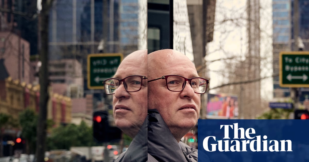 Workers like Jason question ‘broad brush’ return to office mandates as WFH tussle heads to Fair Work showdown | Industrial relations