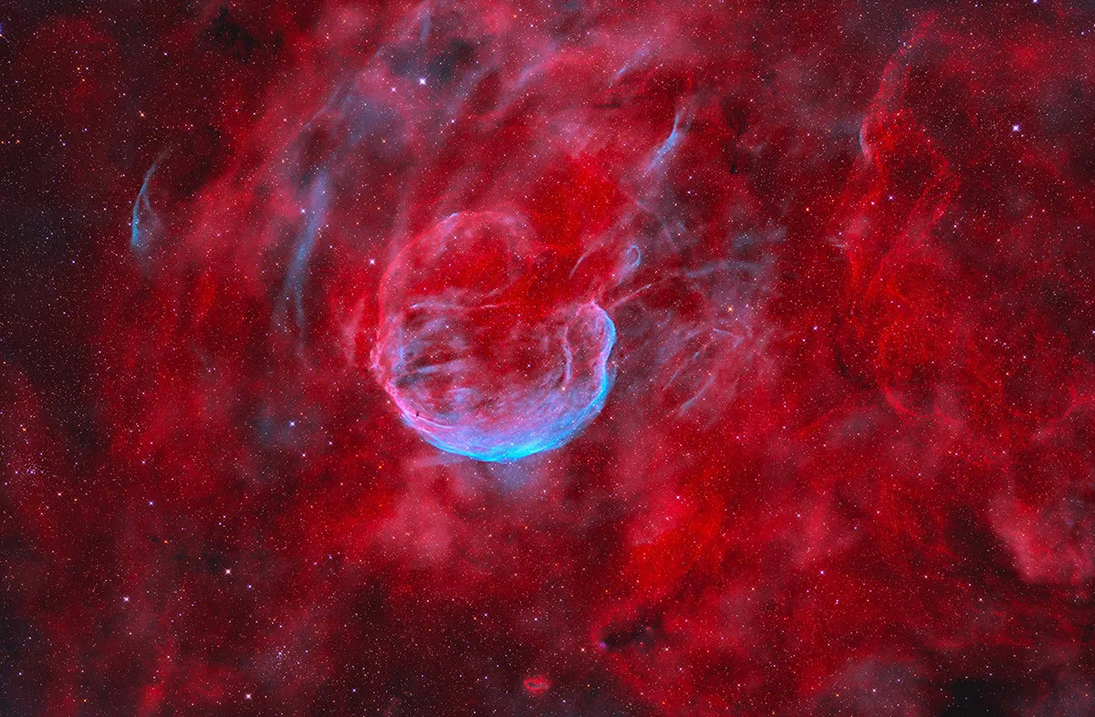 Abell 85: Pomegranate in the Universe © Deqian Li. Taken with a Takahashi Epsilon-160ED telescope, Sky-Watcher EQ6-R mount, ZWO ASI2600MM Pro camera, 530 mm f/3.3, ISO 100, 23.4 hours total exposure. Location: Hongyuan County, Ngawa Tibetan and Qiang Autonomous Prefecture, Sichuan, China and Yingshan County, Nanchong, Sichuan, China, 30, 31 August, 1 and 3–5 September 2024