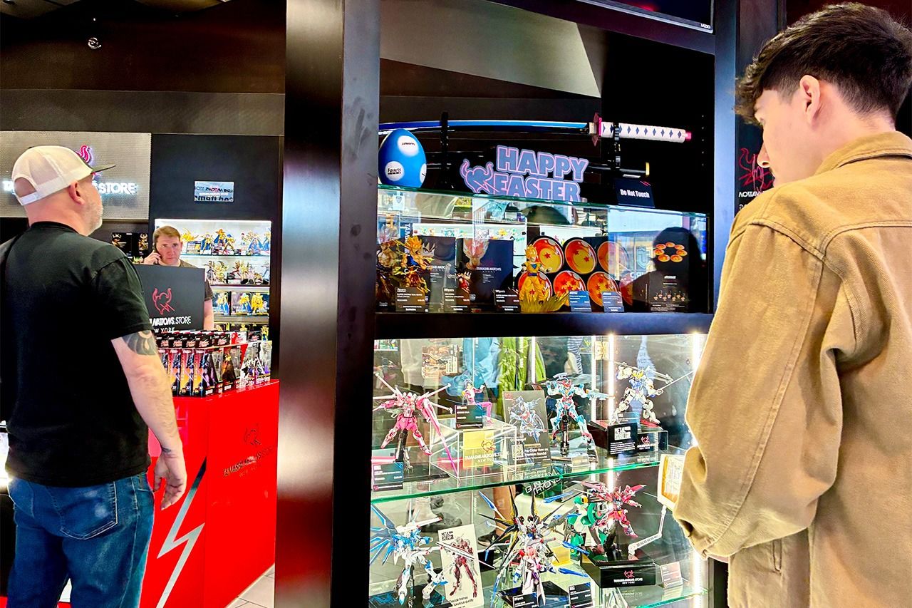 Tamashii Nations is packed with figures that captivate collectors. Its location attracts tourists from around the world. (© Kasumi Abe)