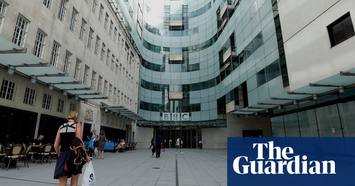 More than 400 media figures urge BBC board to remove Robbie Gibb over Gaza | BBC