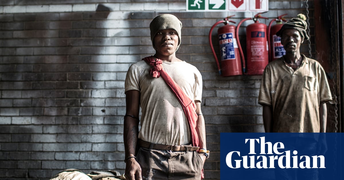 Life on landfill: the people who scrape a living from our waste – in pictures | Art and design