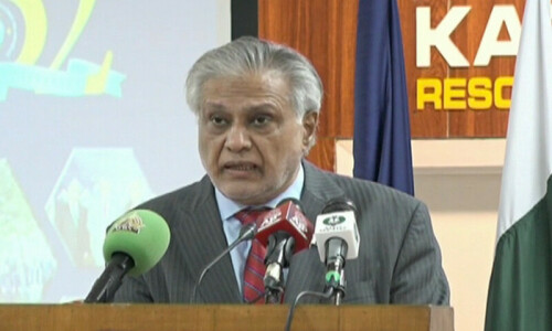FM Dar strengthens trade and diplomatic ties with Australia, Canada at ASEAN forum