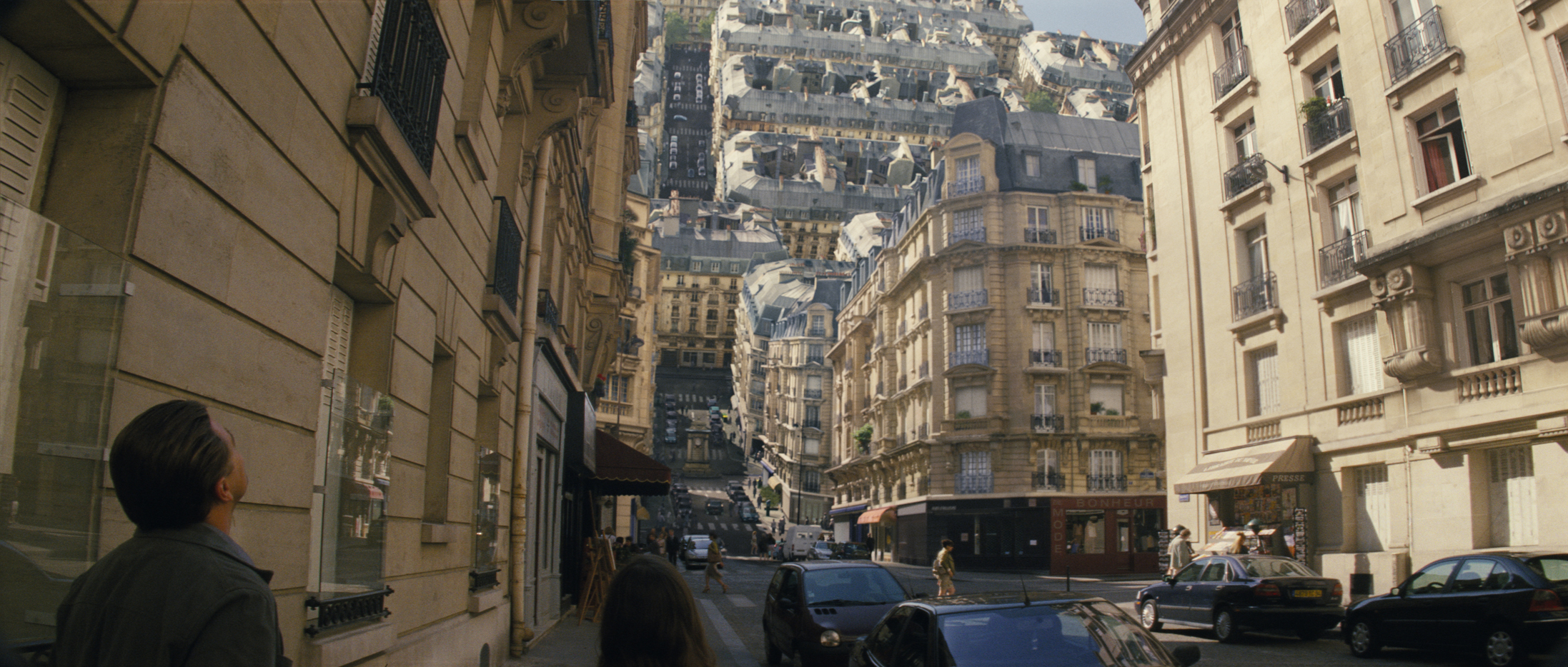 DNEGxNOLAN20 - Inception VFX still - paris folding