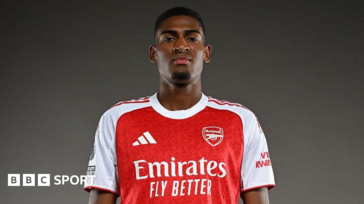 Arsenal transfer news: Cristhian Mosquera signs from Valencia