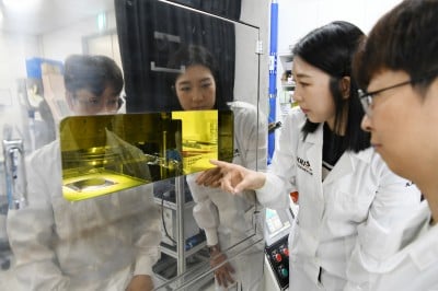 All-in-One Smart Nanomaterial for Cancer Diagnosis, Treatment, and Immune Response Induction