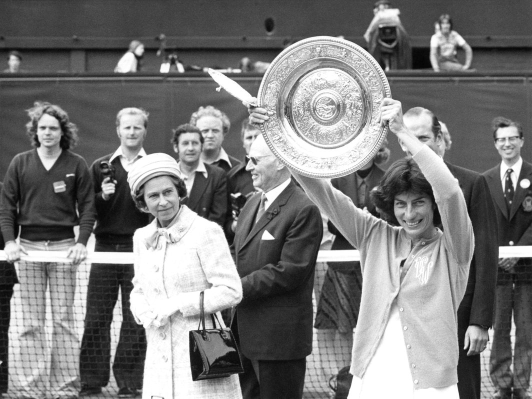 Virginia Wade - 6_77_Wade_Queen_Wimbledon_Getty