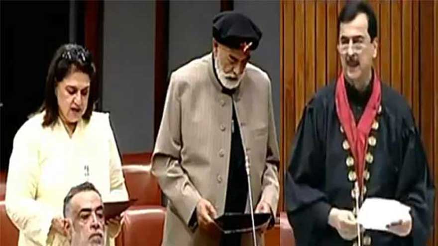 Eight newly elected senators from KP sworn in