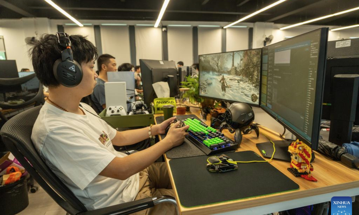 Employees of Leenzee Games work at an office in Chengdu, southwest China's Sichuan Province, July 16, 2025. (Xinhua/Xue Chen)