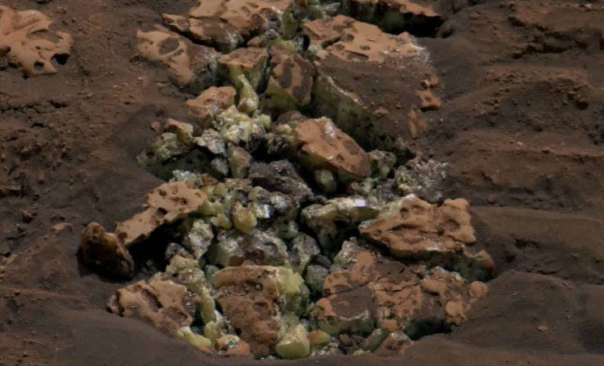 Curiosity Rover Cracks Open Rock on Mars – What It Discovered Has Scientists Stunned